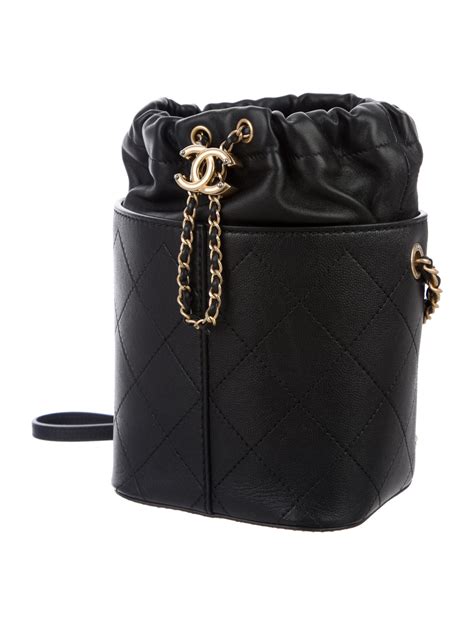 chanel bucket bag 2021.